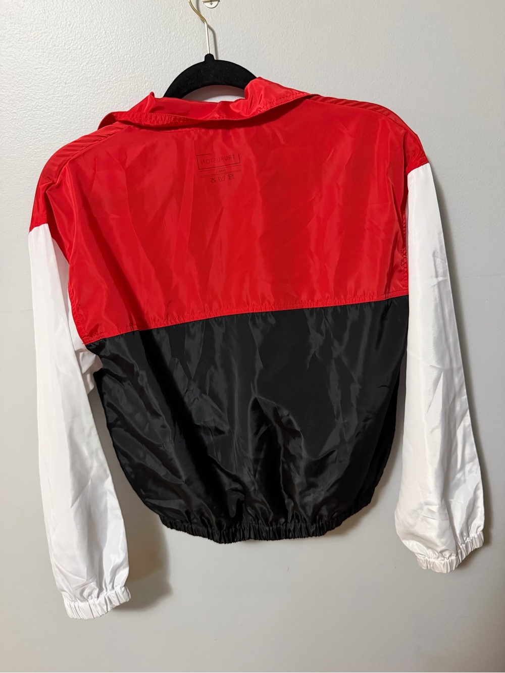 Trufusion Women’s Small Colorblock Windbreaker Pullover Red Black White - Picture 4 of 4